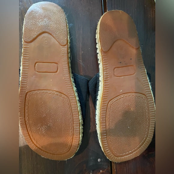 Lightly worn slide-on espadrilles - black linen with heart button/bow - Picture 3 of 4